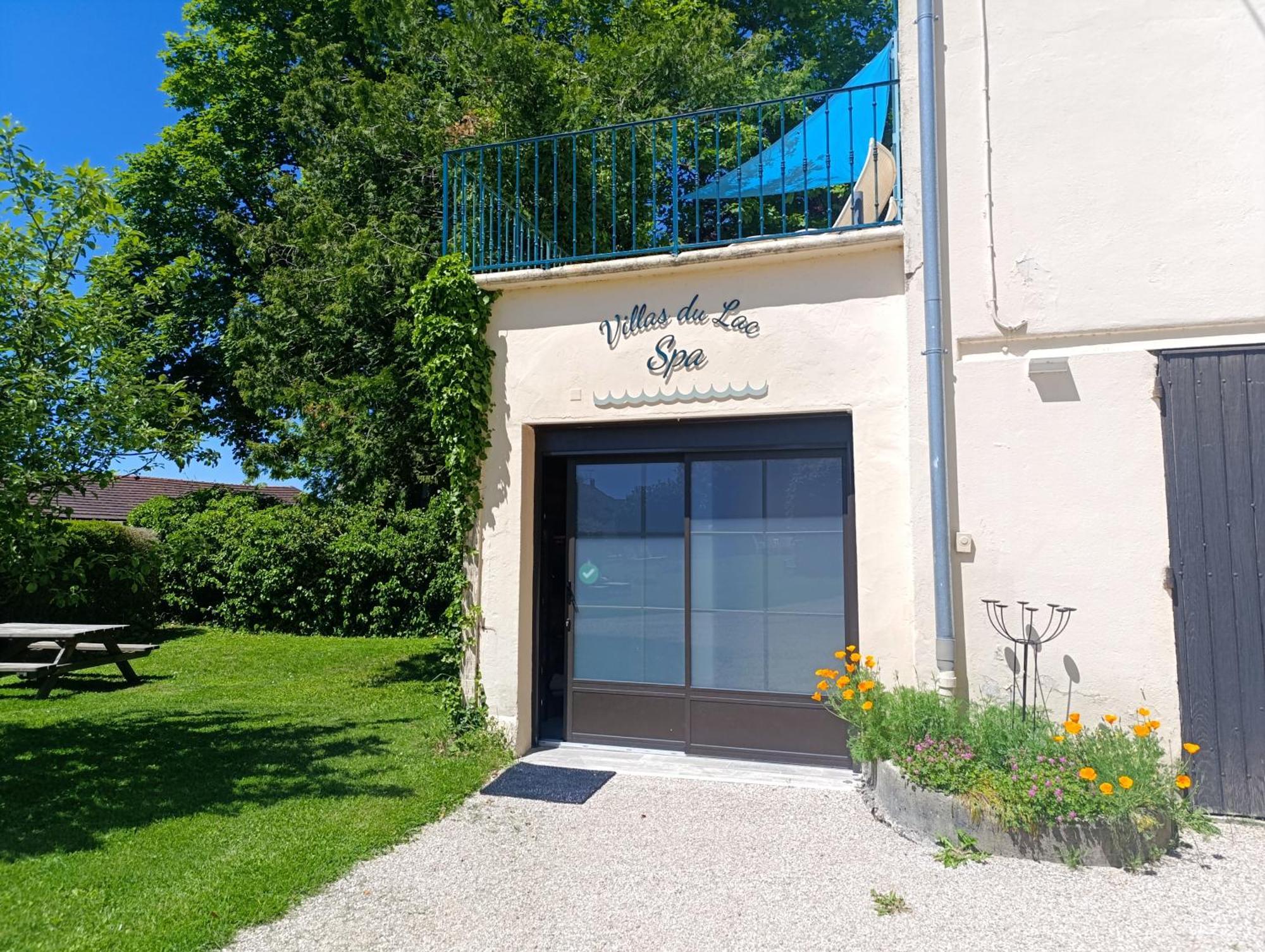 Villas-Du-Lac Appartements De Vacances Et Espace Spa Prive Clairvaux-les-Lacs Exteriör bild